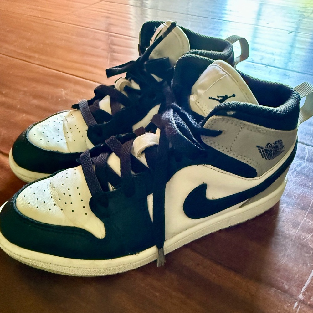 Nike Kids Sneakers Black and White